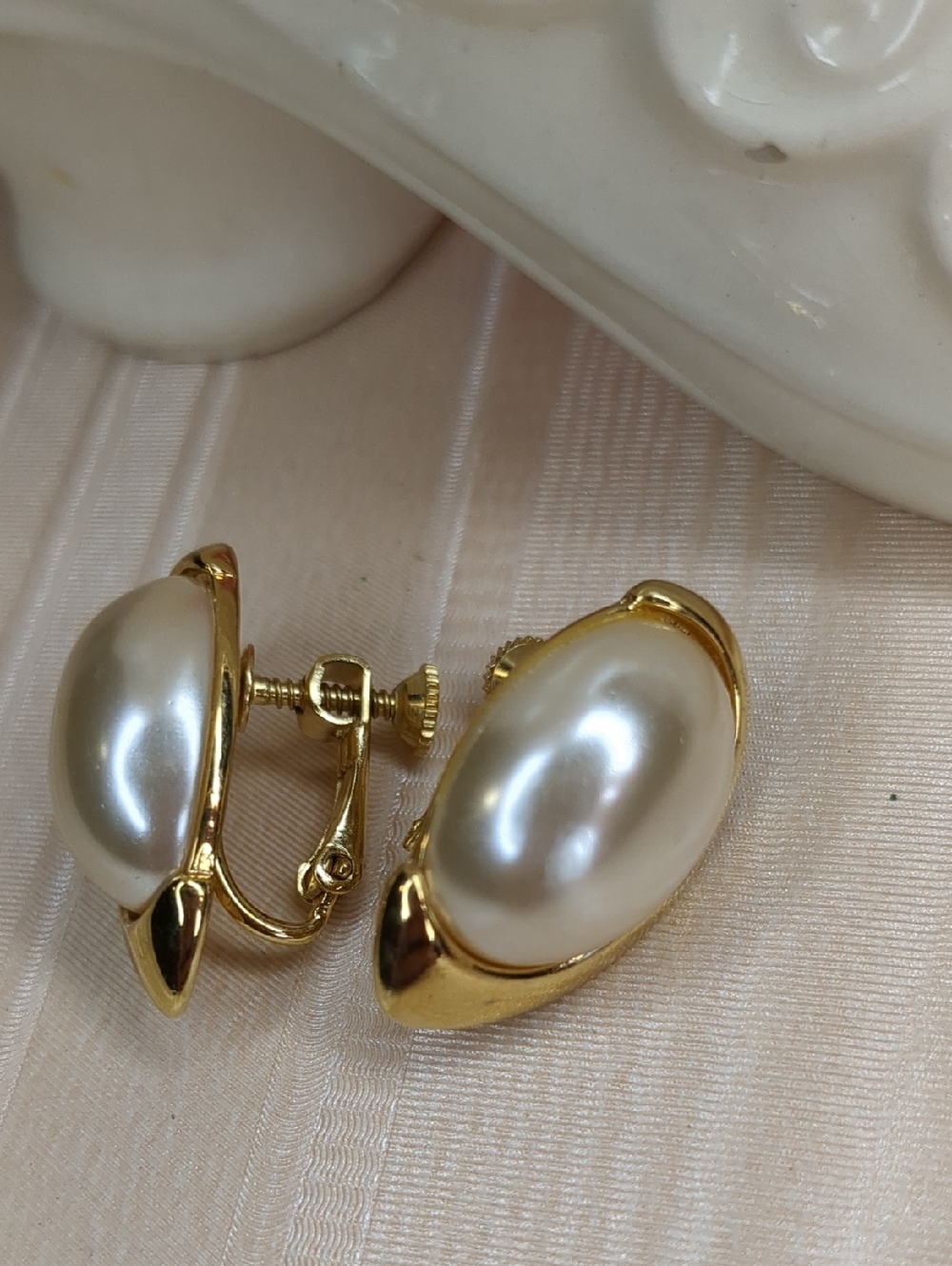 Vintage 50s Napier Faux Pearl Cabochon Earrings Screw-back Elegant Mid Century